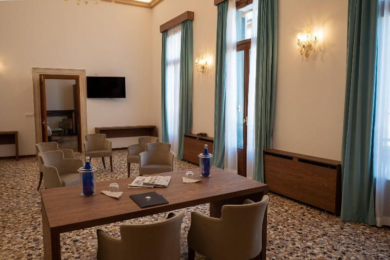 Palazzo Scamozzi Hotel Vicenza Bagian luar foto